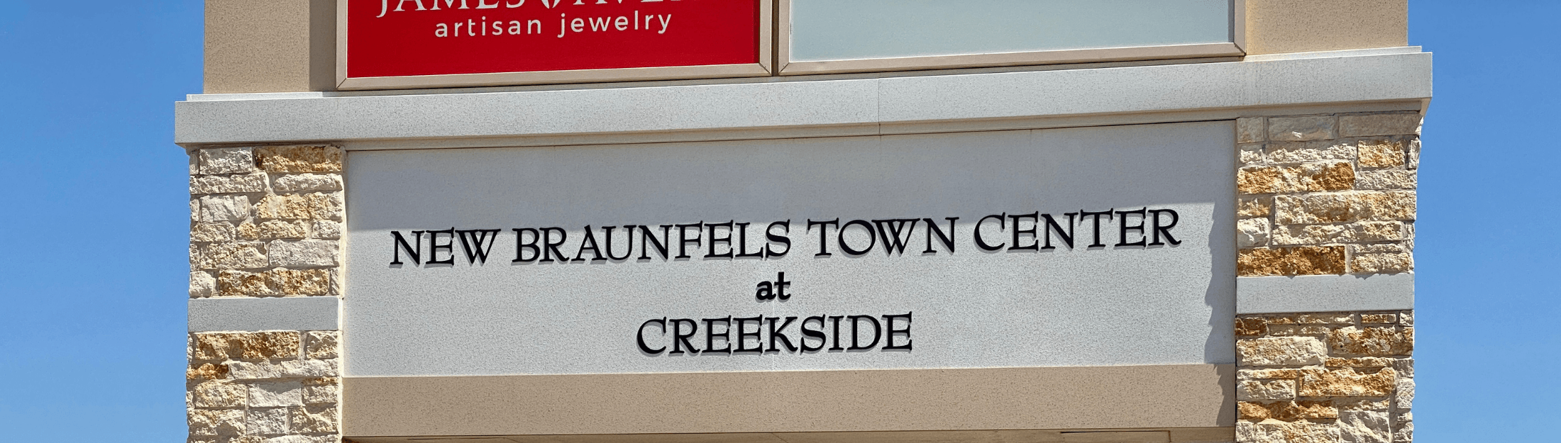 New Braunfels Town Center at Creekside sign