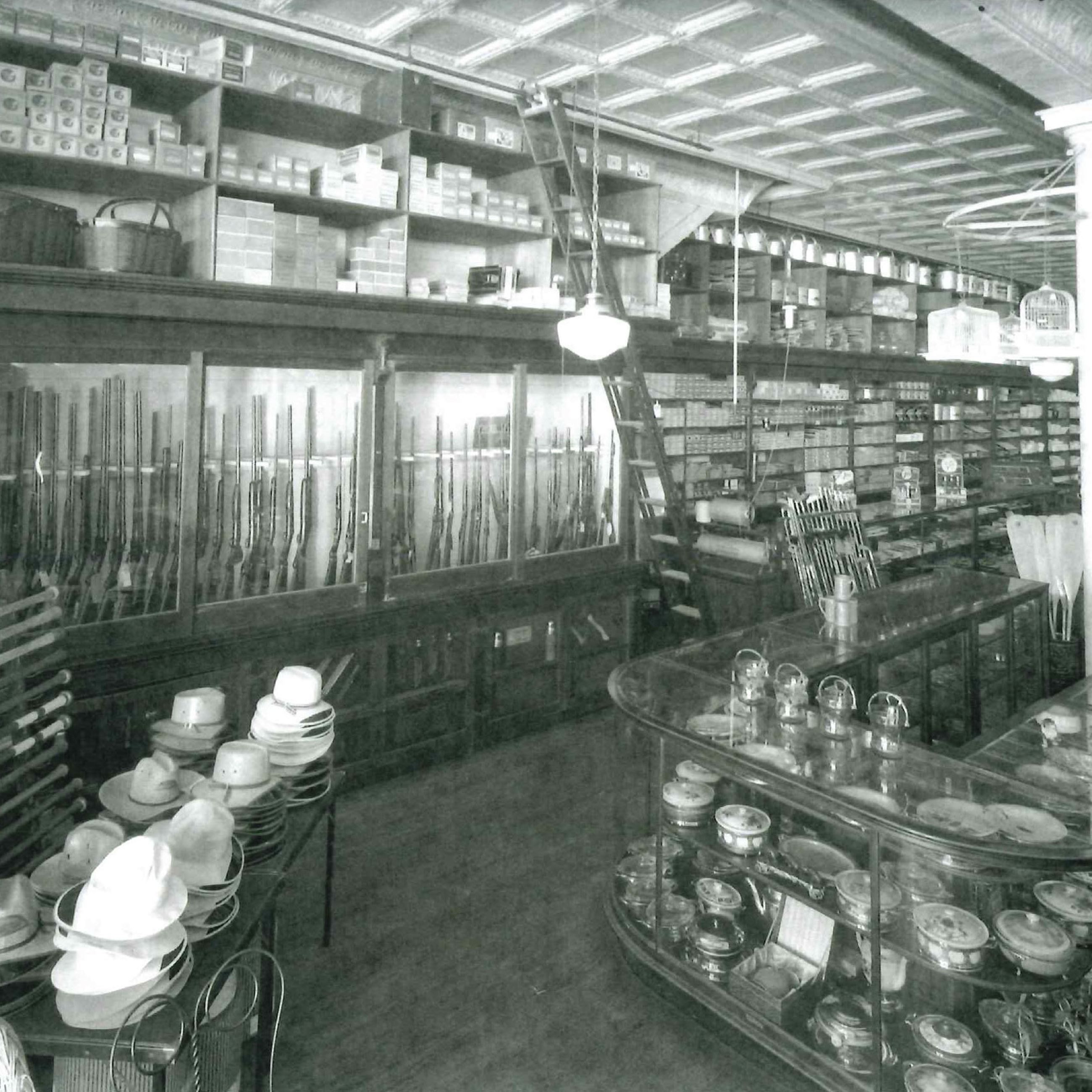 Henne Hardware interior