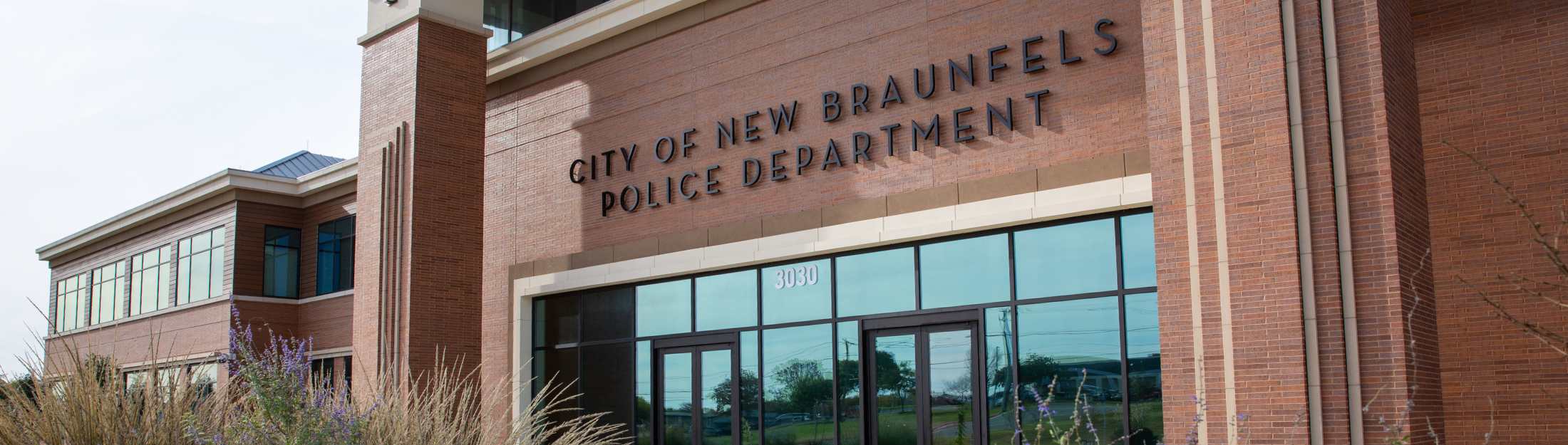 Front view of the New Braunfels Police Department building